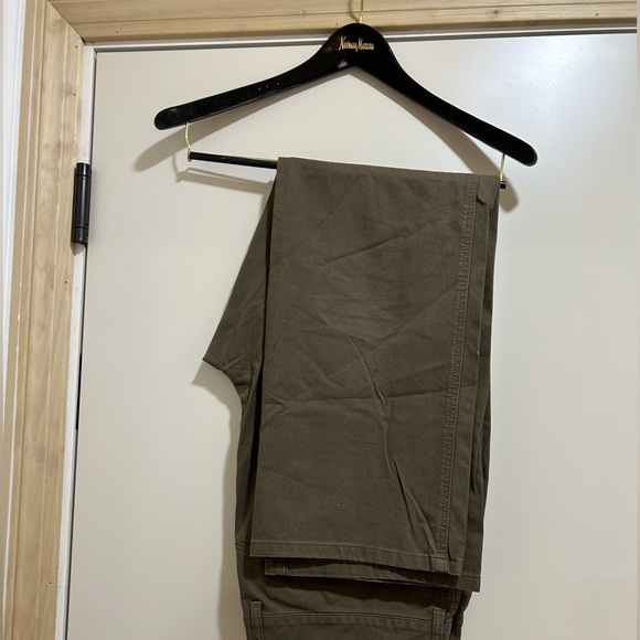 Beautiful Escada Designer Pants Made in Romania in Size 14 (46) - Picture 3 of 4